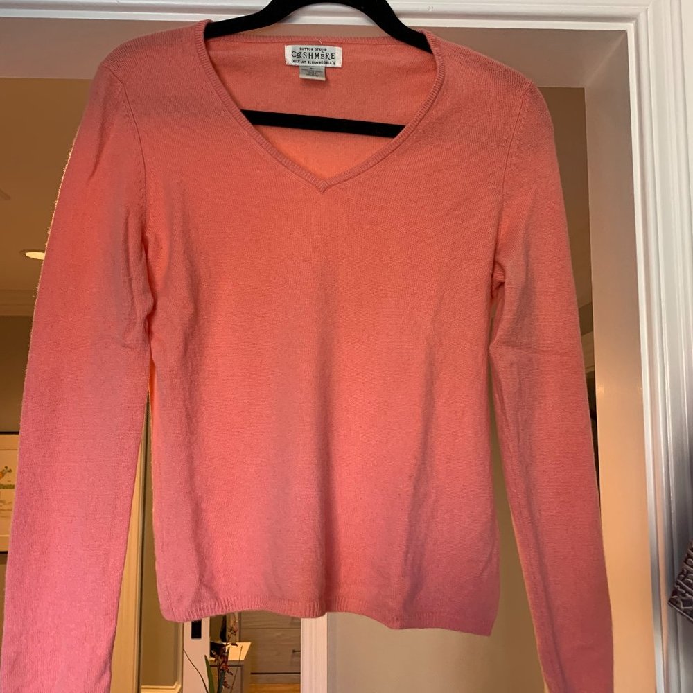 Beautiful coral cashmere sweater, SUTTON STUDIO, size M